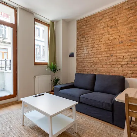 Apartment Lovely And Snug Flat, Just Steps From Istiklal Street *