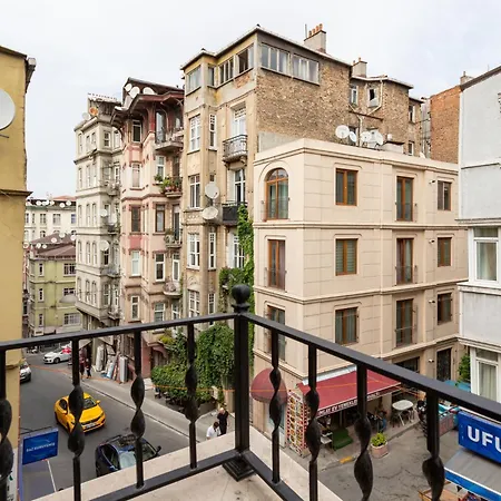 Lovely And Snug Flat, Just Steps From Istiklal Street * 이스탄불