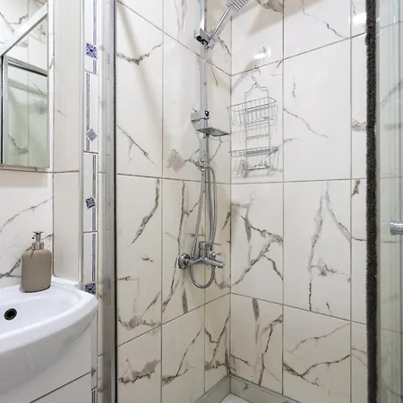 Lovely And Snug Flat, Just Steps From Istiklal Street 아파트