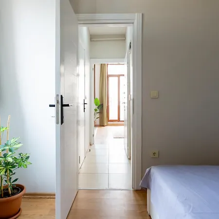Lovely And Snug Flat, Just Steps From Istiklal Street 이스탄불